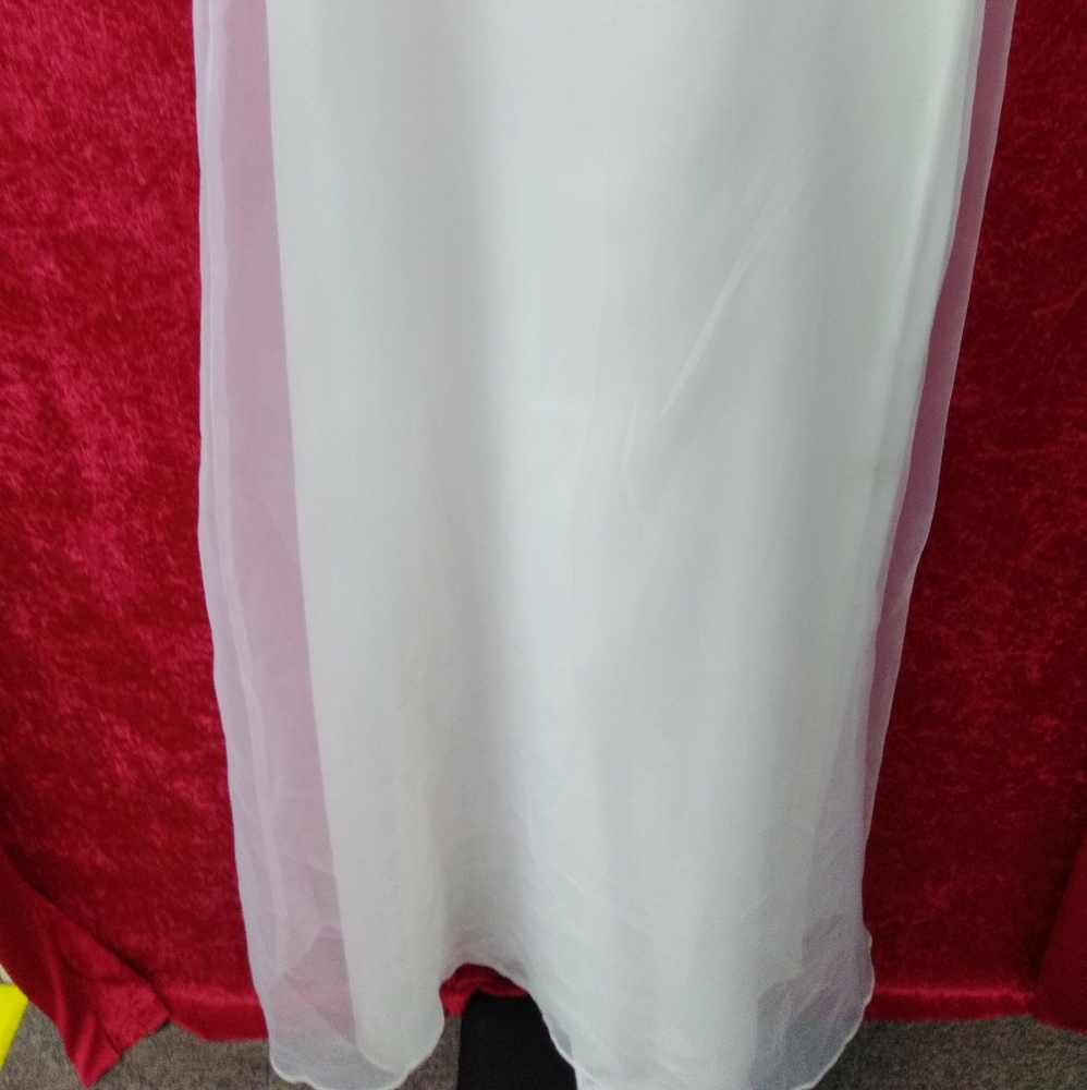 Dresses - Picture 4 of 4